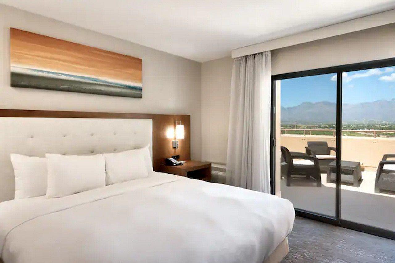 Hilton Tucson East Hotel Bagian luar foto