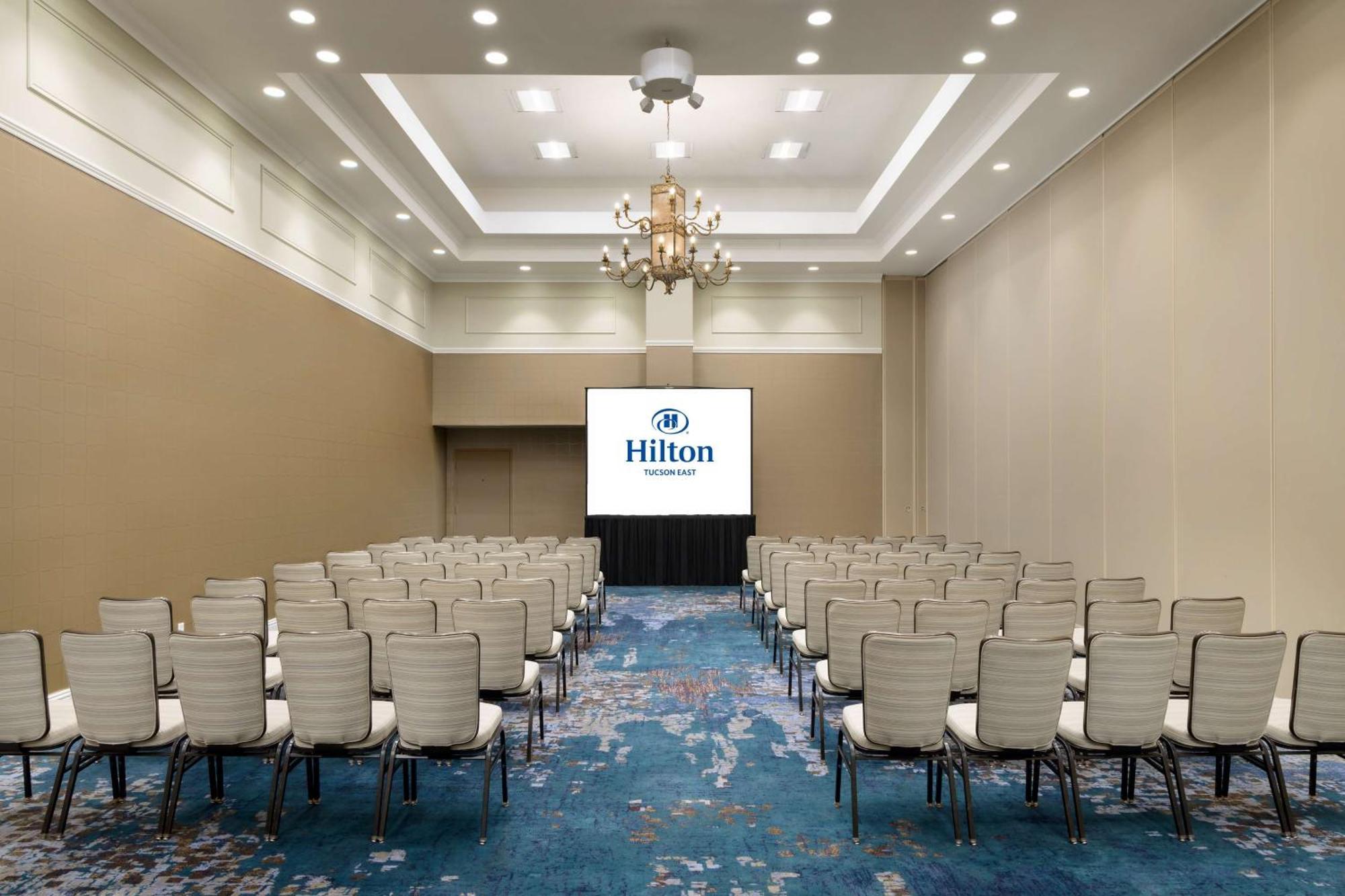 Hilton Tucson East Hotel Bagian luar foto