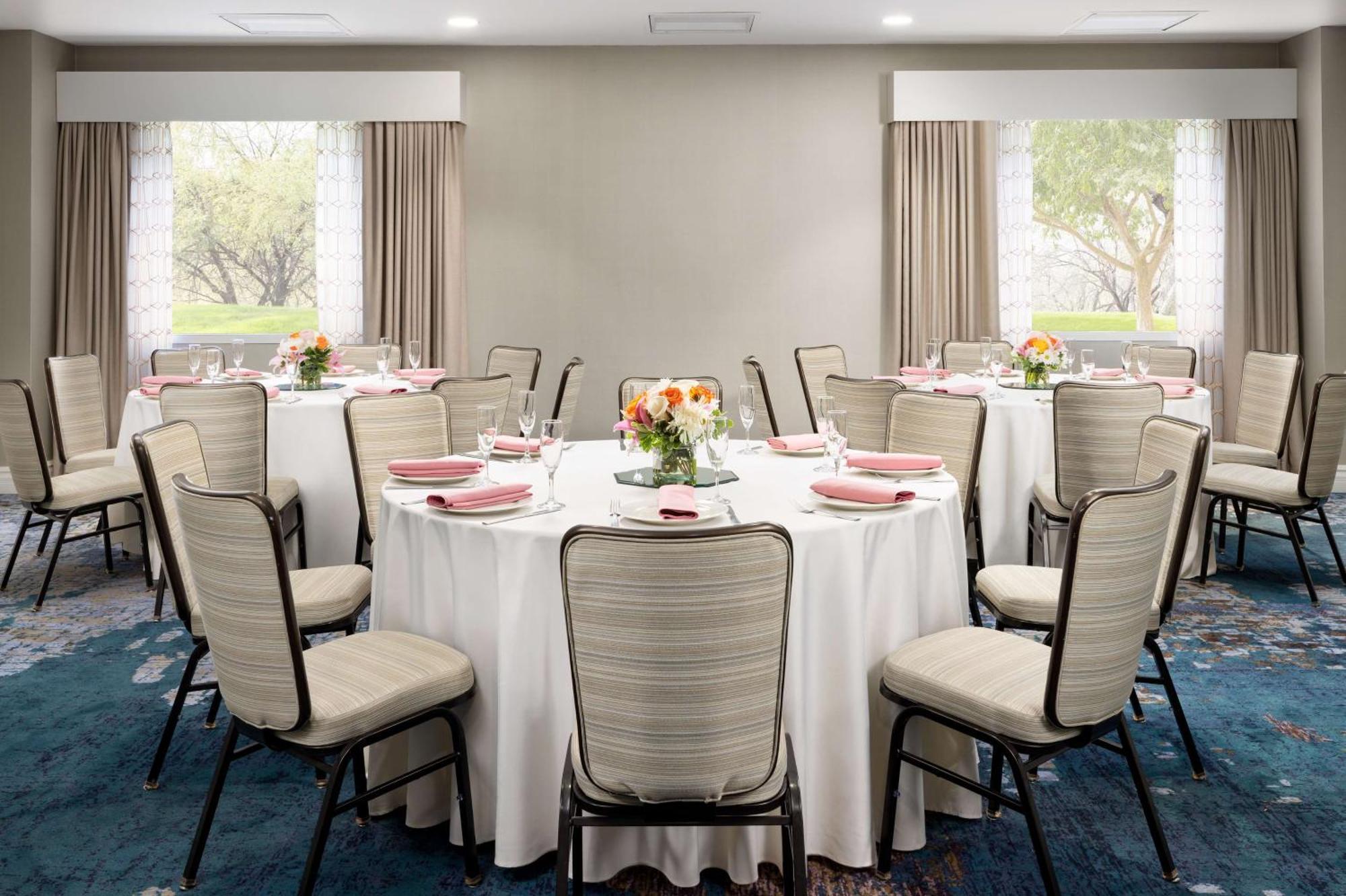 Hilton Tucson East Hotel Bagian luar foto