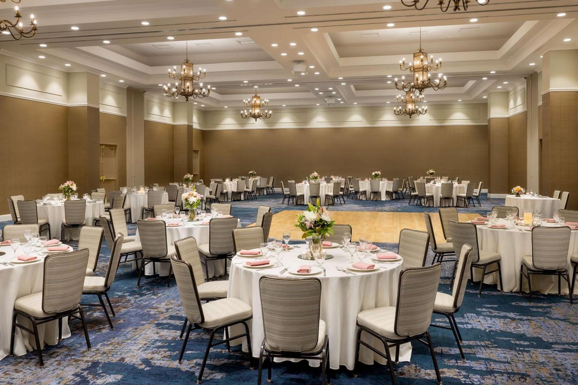 Hilton Tucson East Hotel Bagian luar foto