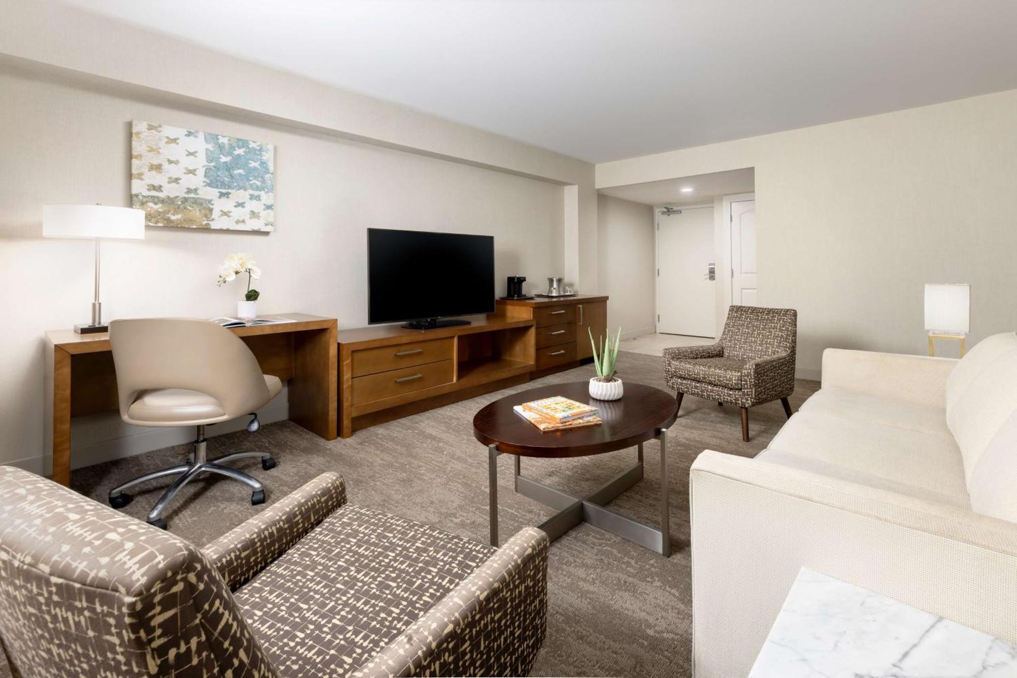 Hilton Tucson East Hotel Bagian luar foto