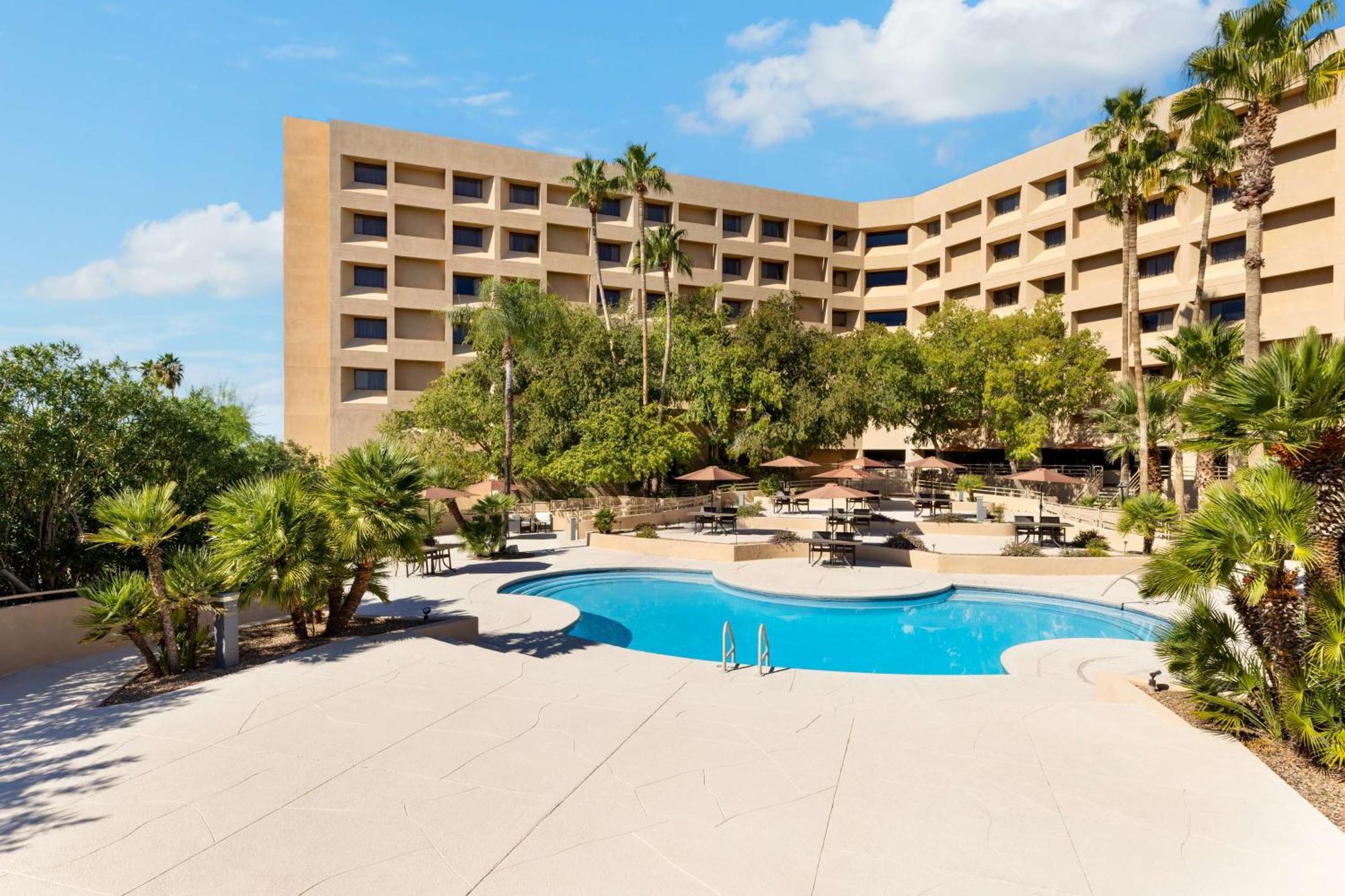 Hilton Tucson East Hotel Bagian luar foto