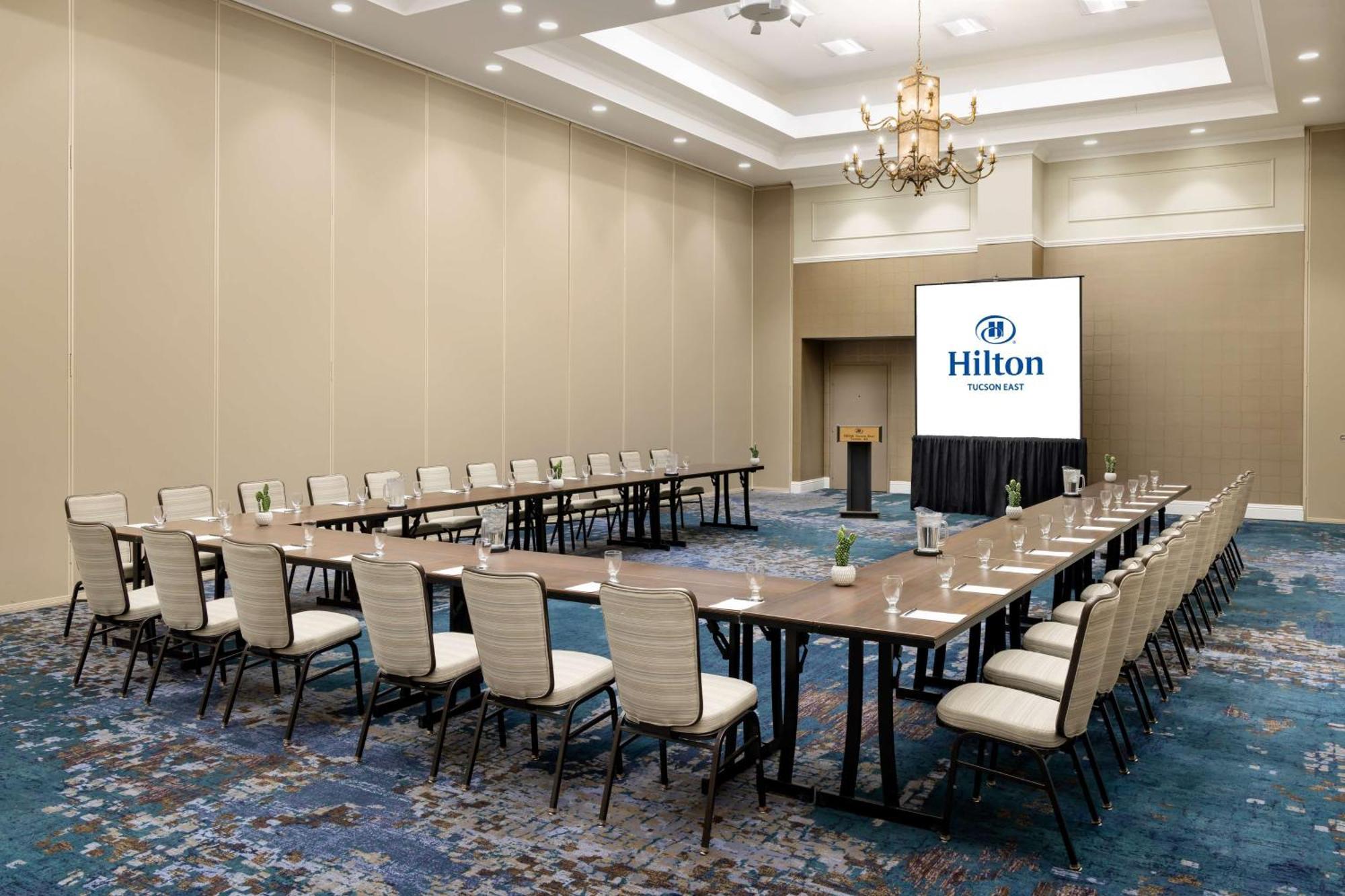 Hilton Tucson East Hotel Bagian luar foto