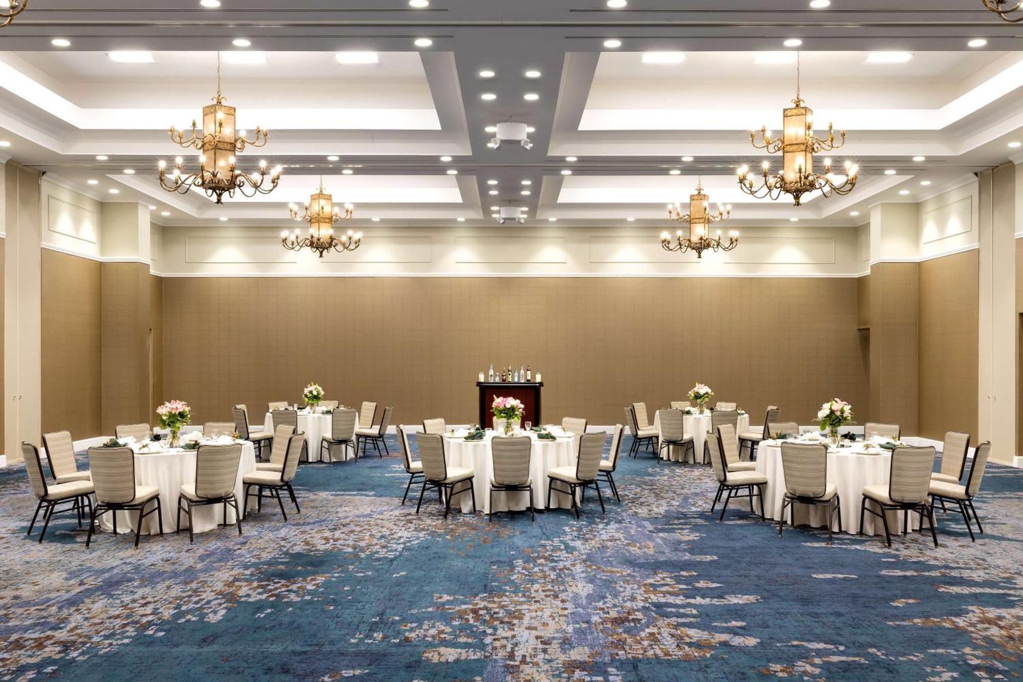 Hilton Tucson East Hotel Bagian luar foto