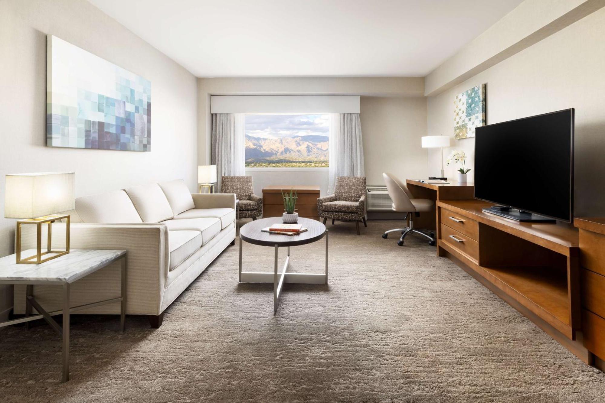 Hilton Tucson East Hotel Bagian luar foto