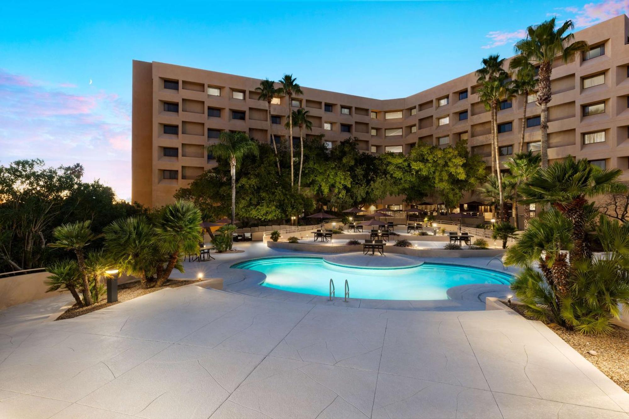Hilton Tucson East Hotel Bagian luar foto